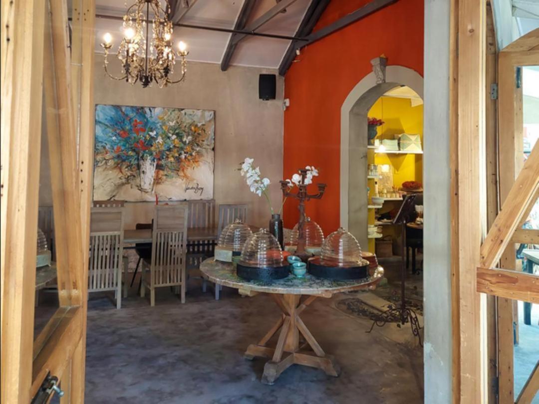 Art And Soul Restaurant, Accommodation, French Bar And Art Gallery 帕雷斯 外观 照片